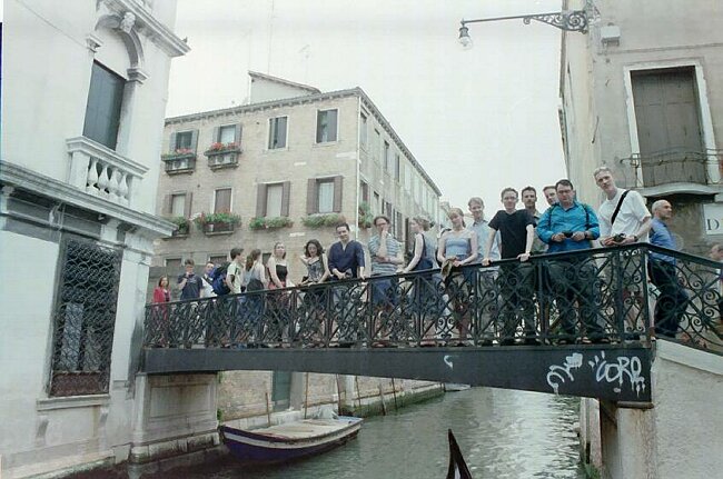 The graffiti says 'coro'. They must have been expecting us.