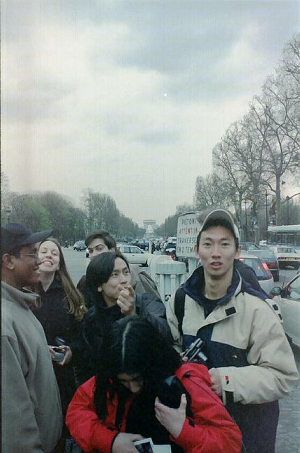 Champs Elysées looking towards the Arc de Triomphe