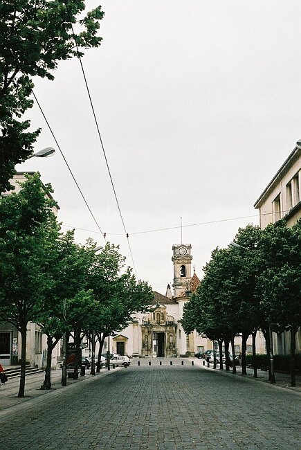 15:20 The street with the scary right-wing stutues