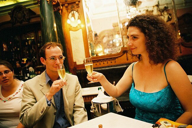 22:37 Ian and Alison in Cafe Majestic