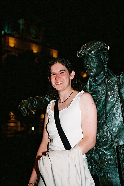 23:32 Tiffany with the strange statue