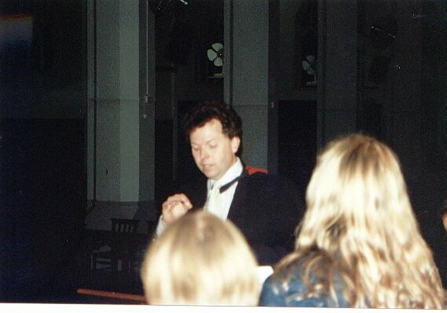 Stephen conducts the Howells